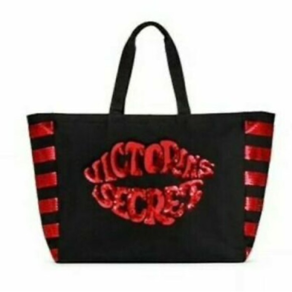 Large tote bag Victoria's Secret new with tags weekend bag one pocket zipper